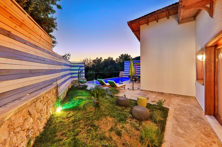 1kiralik-yazlik-tatil-villasi-villa-sunset-three- (24).jpg