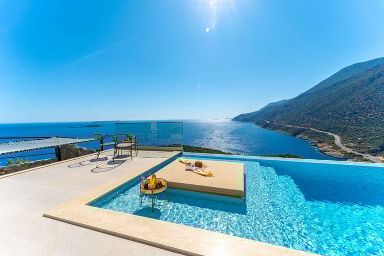 1kiralik-yazlik-deniz-manzarali-villa-villa-akbülüt-1- (13).jpg