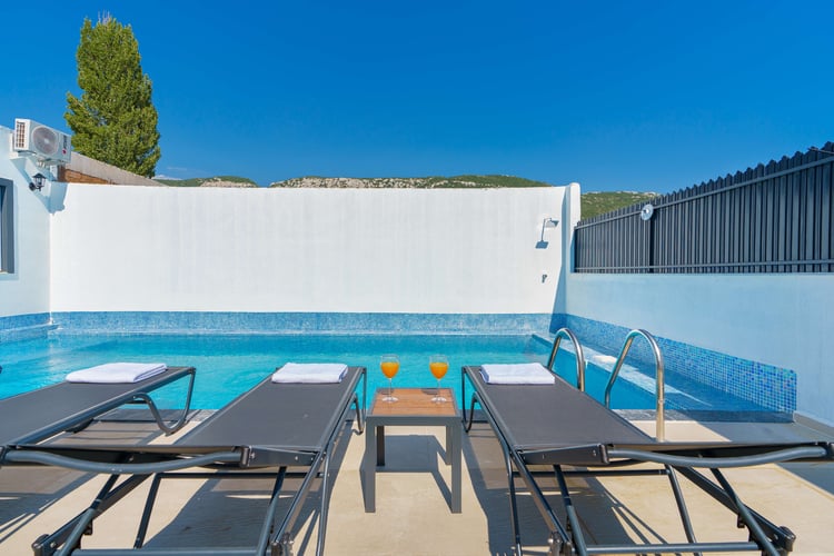 1kiralik-yazlik-villa-villa-zehra- (12).jpg