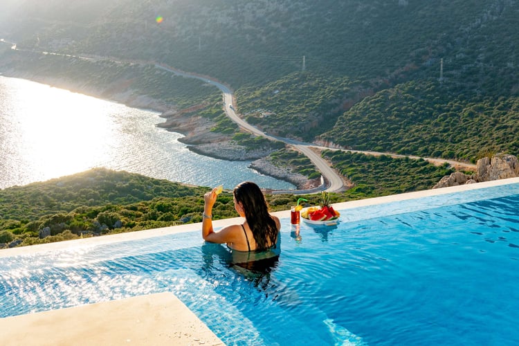 1kiralik-yazlik-deniz-manzarali-villa-villa-akbülüt-1- (20).jpg