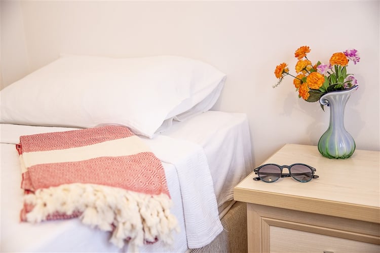 yazlik-kiralik-ortak-havuzlu-apart-apart-gokay- (30).jpg