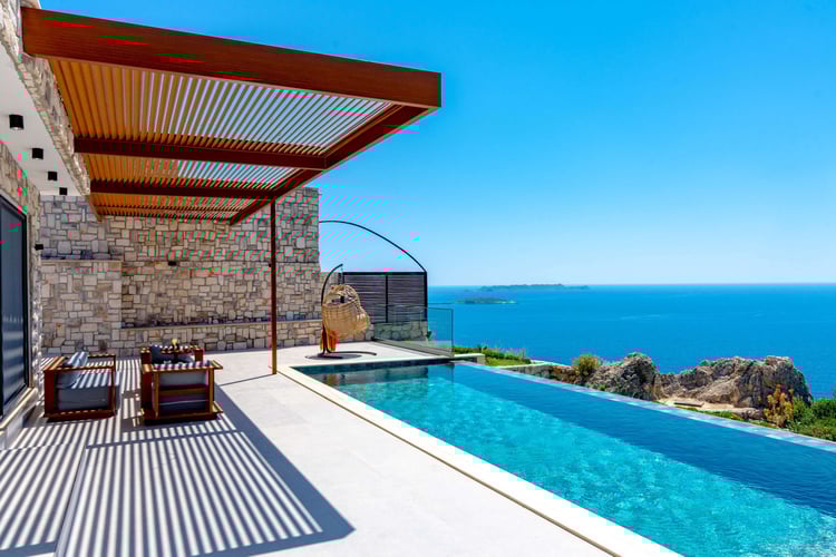 1kiralik-deniz-manzarali-villa-villa-akbulut-duo- (8).jpg