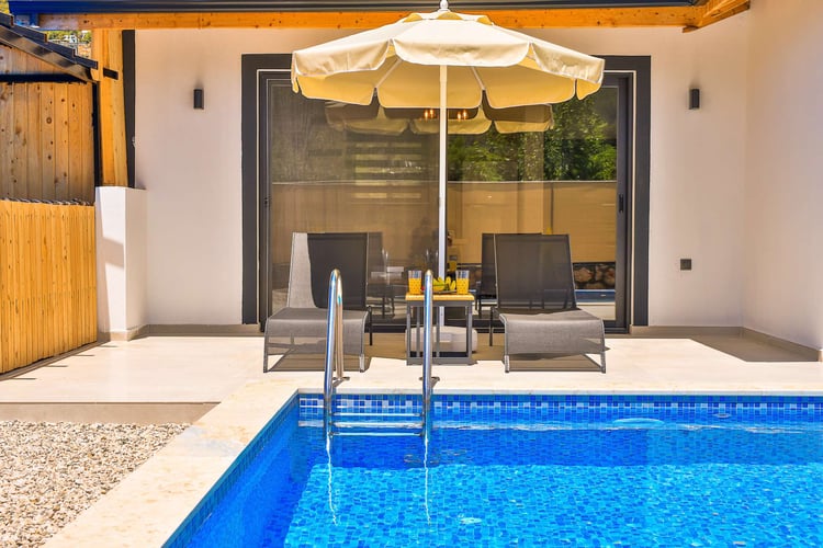 1kiralik-yazlik-tatil-villasi-villa-erisa- (20).jpg