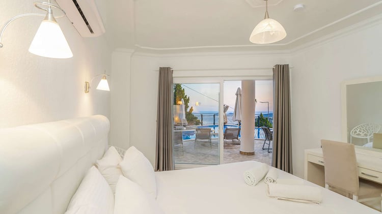 1kiralik-deniz-manzarali-villa-villa-beyaz- (31).jpg