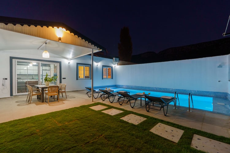 1kiralik-yazlik-villa-villa-zehra- (16).jpg