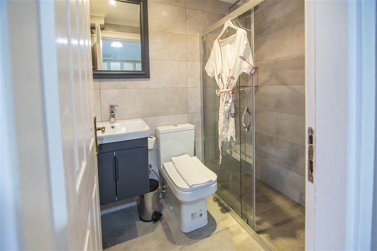 yazlik-kiralik-ortak-havuzlu-apart-apart-gokay- (23).jpg