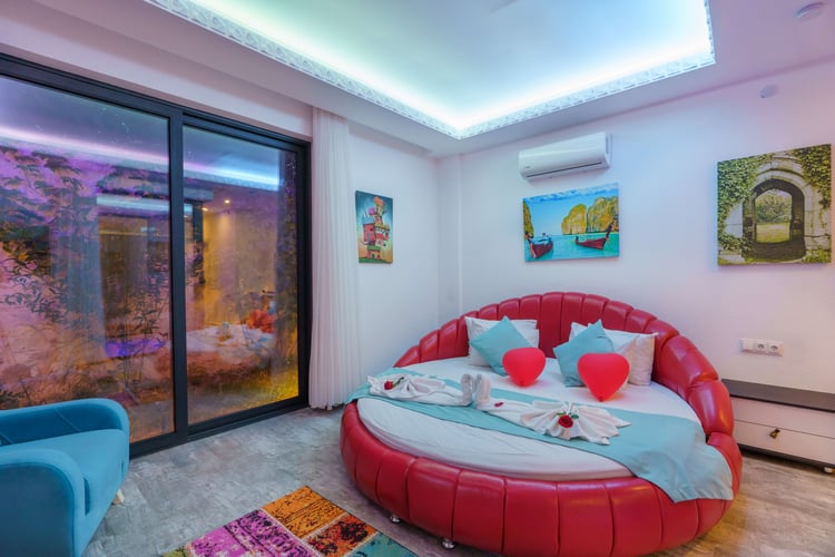 1kiralik-yazlik-villa-villa-leonardo (29).jpg