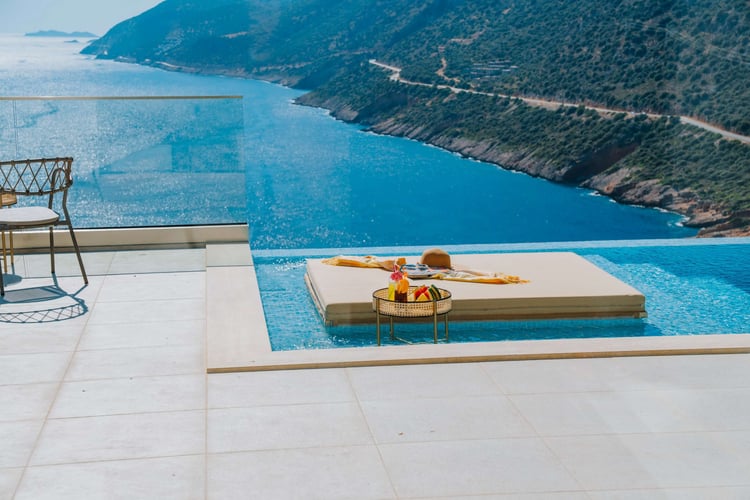 1kiralik-yazlik-deniz-manzarali-villa-villa-akbülüt-1- (9).jpg