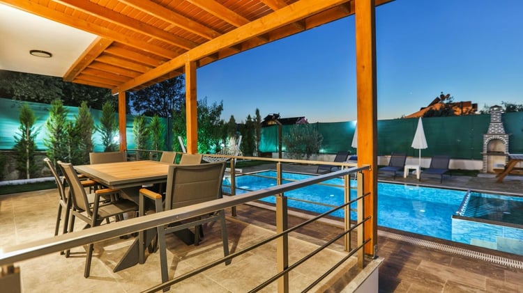 1kiralik-yazlik-villa-villa-favori-one- (15).jpeg