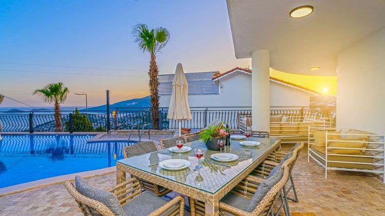 1kiralik-deniz-manzarali-villa-villa-beyaz- (17).jpg