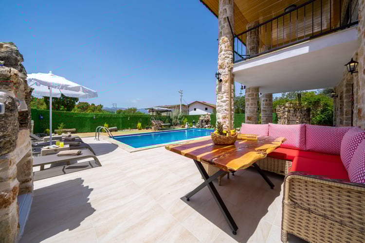 1kiralik-tatil-villasi-villa-güneş-kaş- (6).jpg