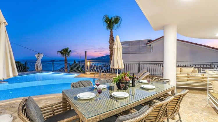 1kiralik-deniz-manzarali-villa-villa-beyaz- (18).jpg