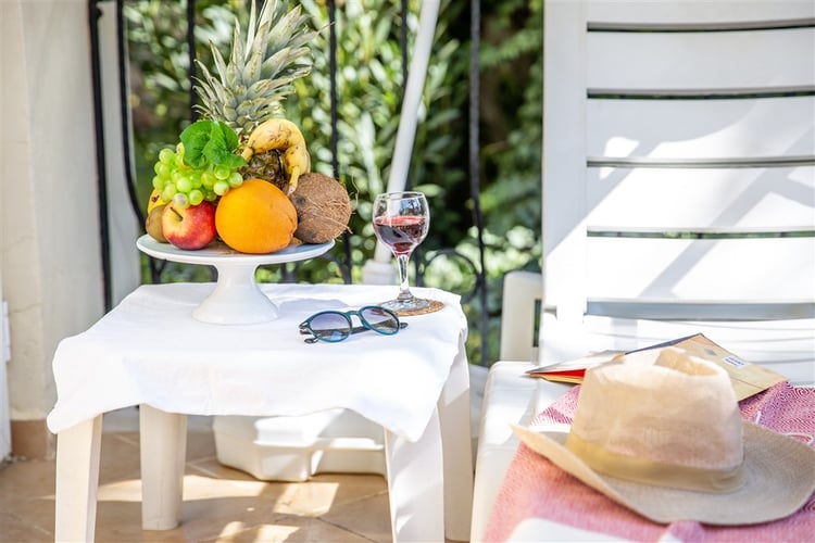 yazlik-kiralik-ortak-havuzlu-apart-apart-gokay- (9).jpg