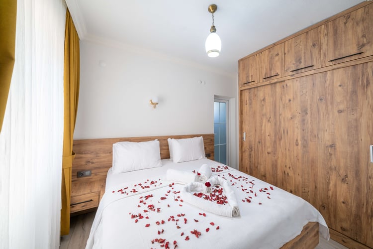 1kiralik-tatil-villasi-villa-güneş-kaş- (37).jpg