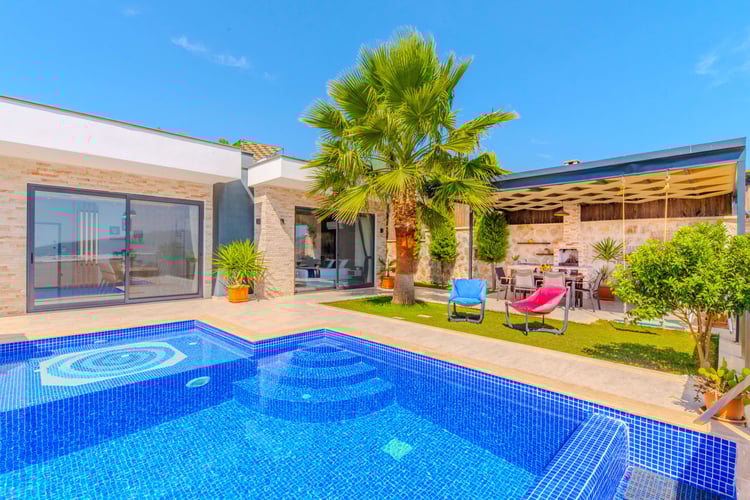 1kiralik-yazlik-villa-villa-ruzanna- (18).jpg