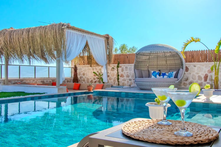 1kiralik-yazlik-jakuzili-villa-villa-elysium- (13).jpeg