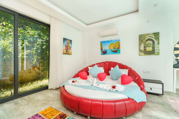 1kiralik-yazlik-villa-villa-leonardo (23).jpg