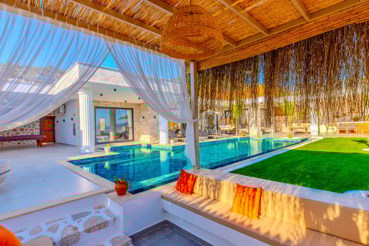 1kiralik-yazlik-jakuzili-villa-villa-elysium- (5).jpeg