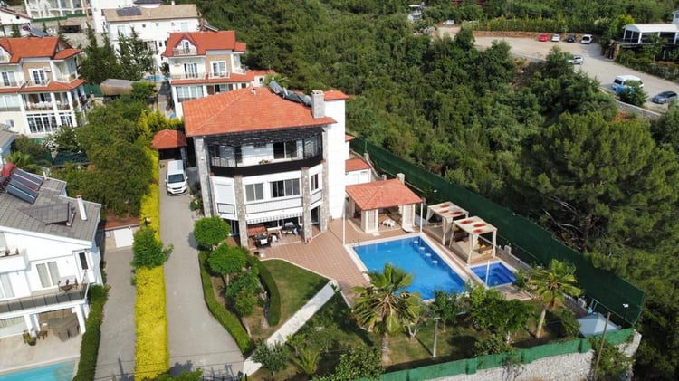 1kiralik-kalabalık-aileler-icin-uygun-villa-villa-gulistan- (1).jpg