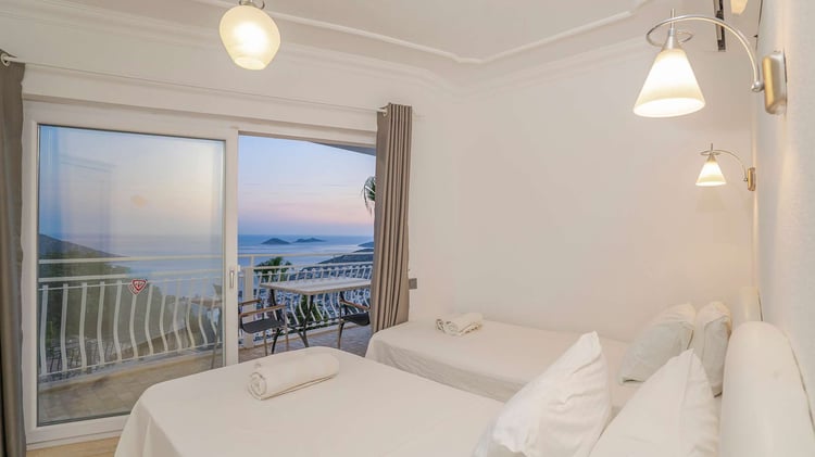 1kiralik-deniz-manzarali-villa-villa-beyaz- (39).jpg