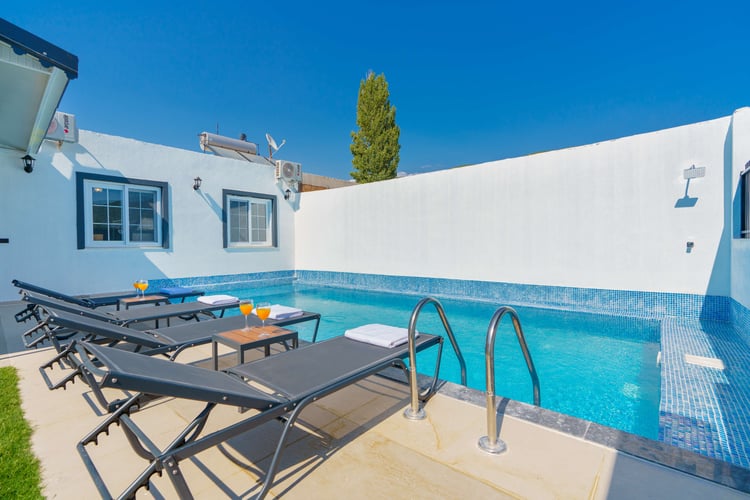 1kiralik-yazlik-villa-villa-zehra- (7).jpg