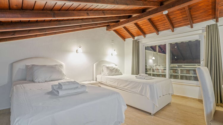 1kiralik-deniz-manzarali-villa-villa-beyaz- (51).jpg