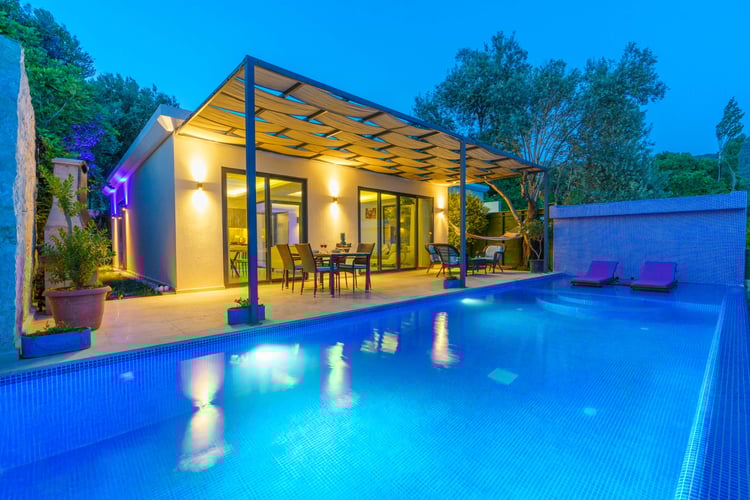 1kiralik-yazlik-villa-villa-leonardo (10).jpg