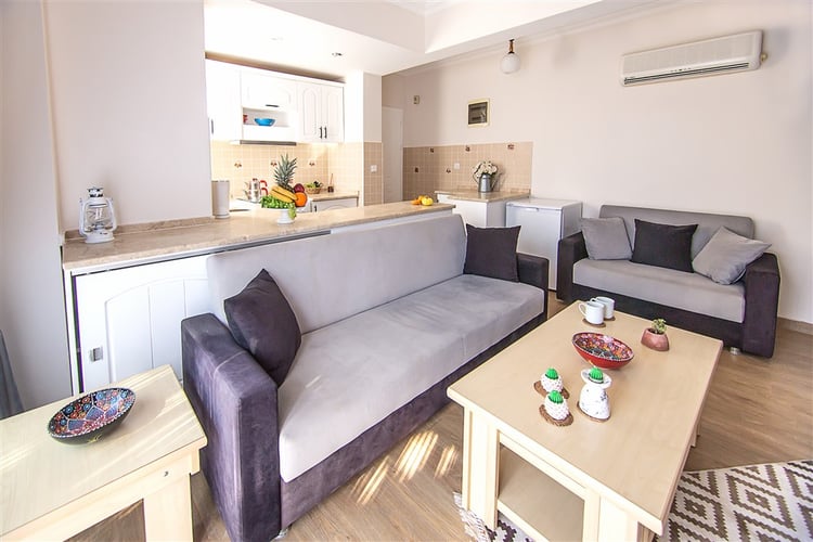 yazlik-kiralik-ortak-havuzlu-apart-apart-gokay- (10).jpg