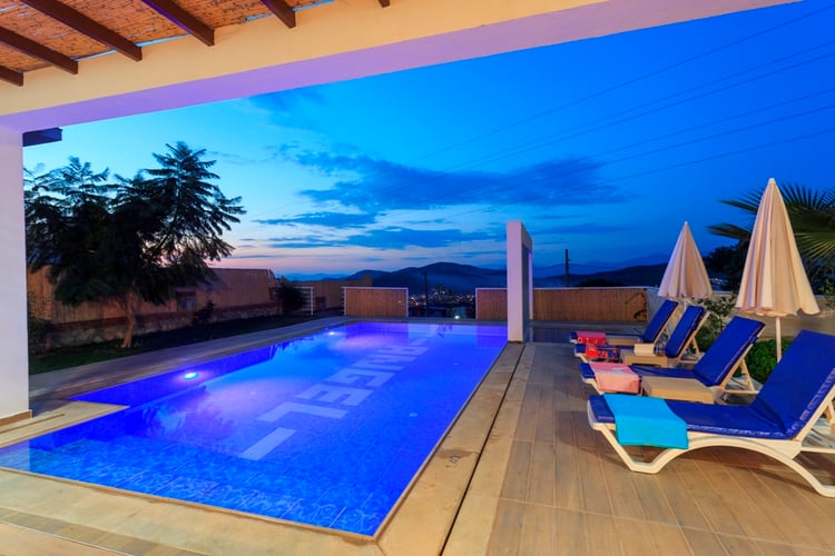 1jakuzili-yazlik-villa-villa-angel-prestige-g- (15).jpg