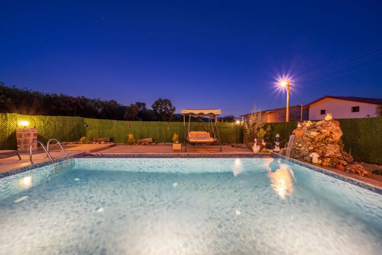 1kiralik-tatil-villasi-villa-güneş-kaş- (21).jpg