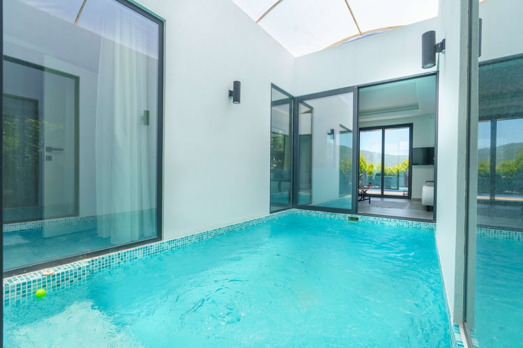 1kiralik-yazlik-villa-villa-leonardo (31).jpg