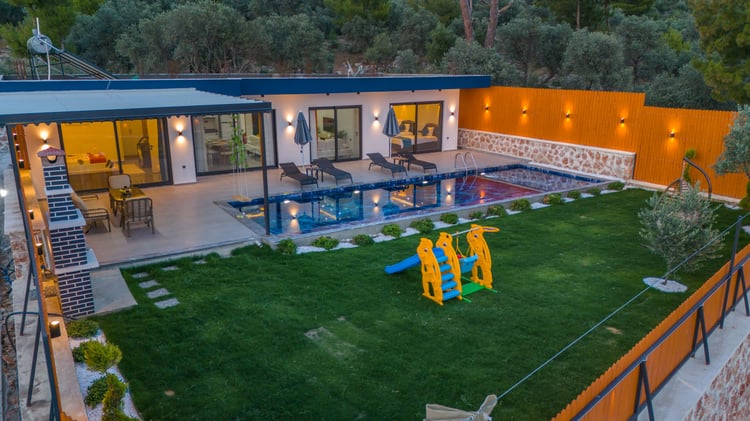 1kiralik-muhafazakar-villa-villa-tuna- (3).jpg