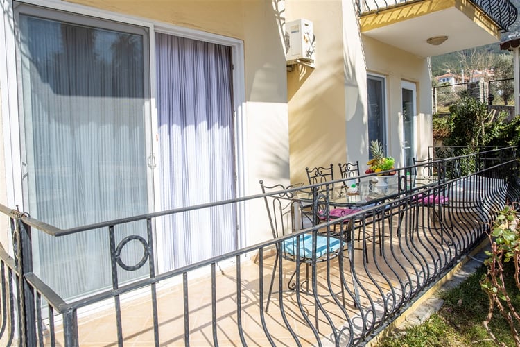 yazlik-kiralik-ortak-havuzlu-apart-apart-gokay- (6).jpg