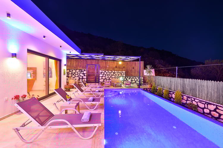 1jakuzili-kiralik-villa-villa-cancan- (17).jpg