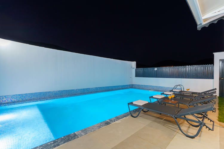 1kiralik-yazlik-villa-villa-zehra- (21).jpg