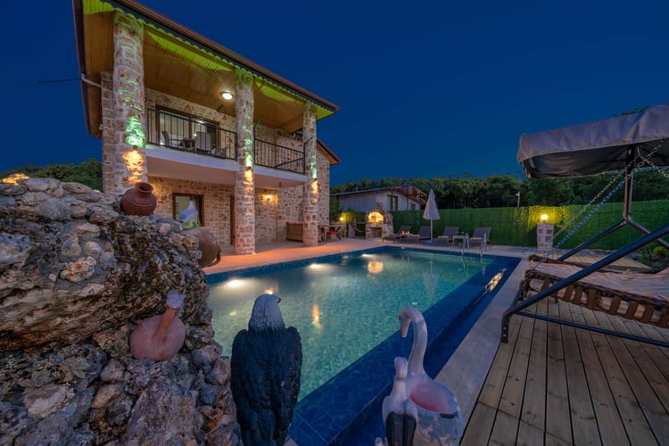 1kiralik-tatil-villasi-villa-güneş-kaş- (16).jpg