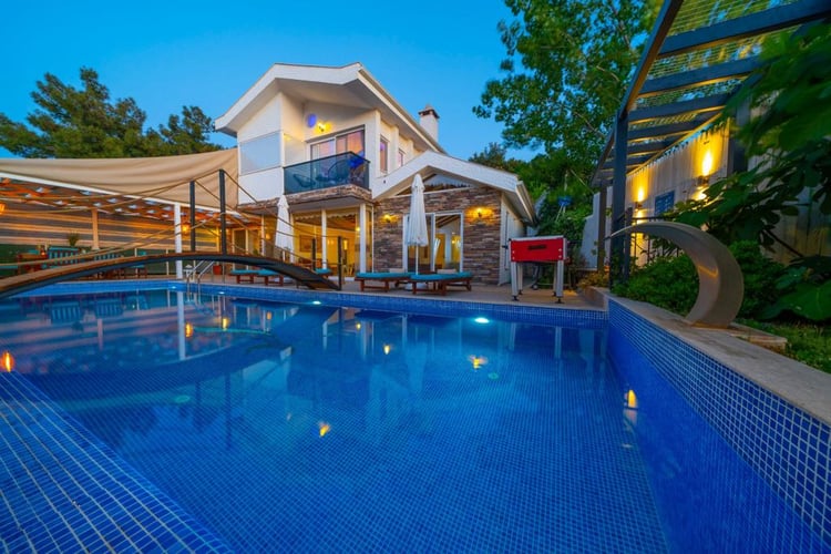 1kiralik-yazlik-villa-villa-stella- (5).jpg