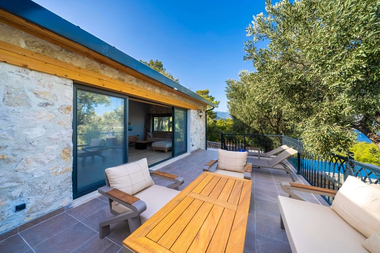 1kiralik-deniz-manzarali-villa-villa-sea- (20).jpg