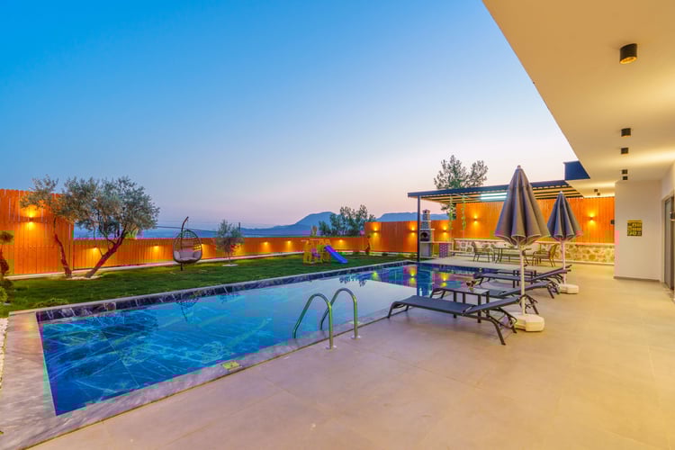 1kiralik-muhafazakar-villa-villa-tuna- (13).jpg