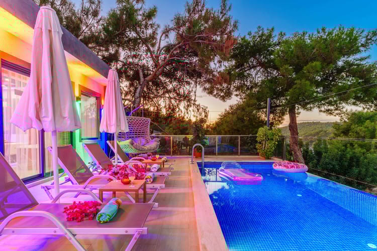 1kiralik-yazlik-villa-villa-ecba- (18).jpg