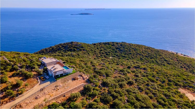 1kiralik-yazlik-deniz-manzarali-villa-villa-akbülüt-1- (1).jpg