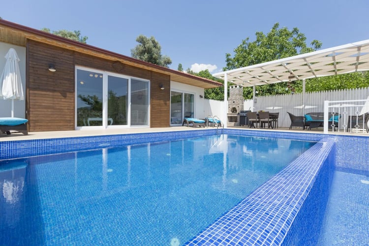 1kiralik-yazlik-villa-villa-pinar- (4).jpeg