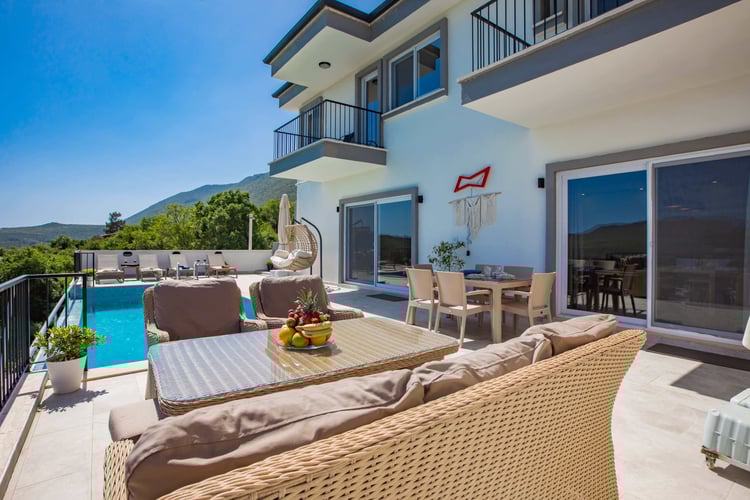 1kiralik-tatil-villasi-villa-ata- (8).jpg