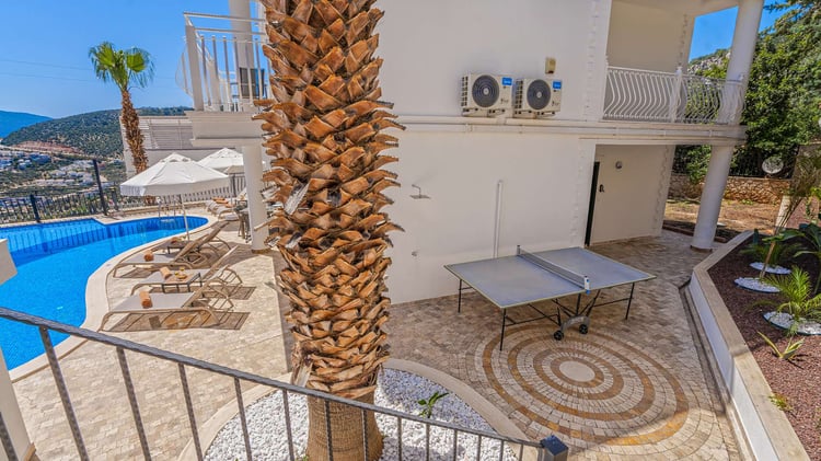 1kiralik-deniz-manzarali-villa-villa-beyaz- (12).jpg