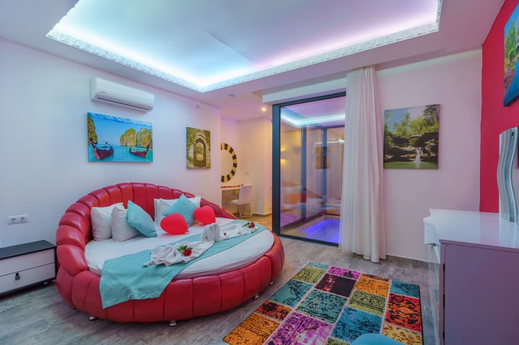 1kiralik-yazlik-villa-villa-leonardo (28).jpg