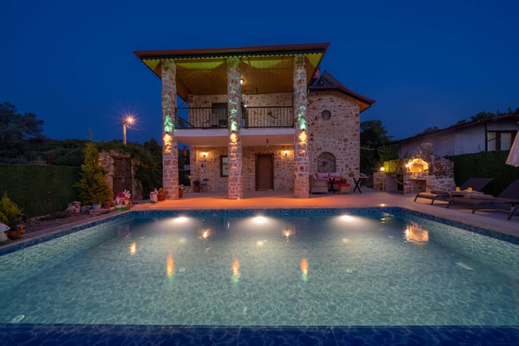 1kiralik-tatil-villasi-villa-güneş-kaş- (19).jpg