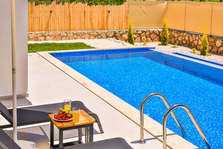 1kiralik-yazlik-tatil-villasi-villa-erisa- (19).jpg