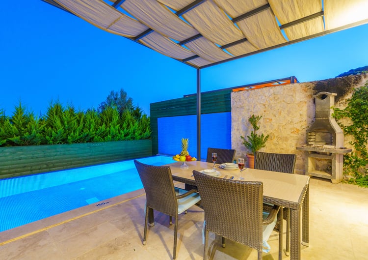 1kiralik-yazlik-villa-villa-leonardo (13).jpg