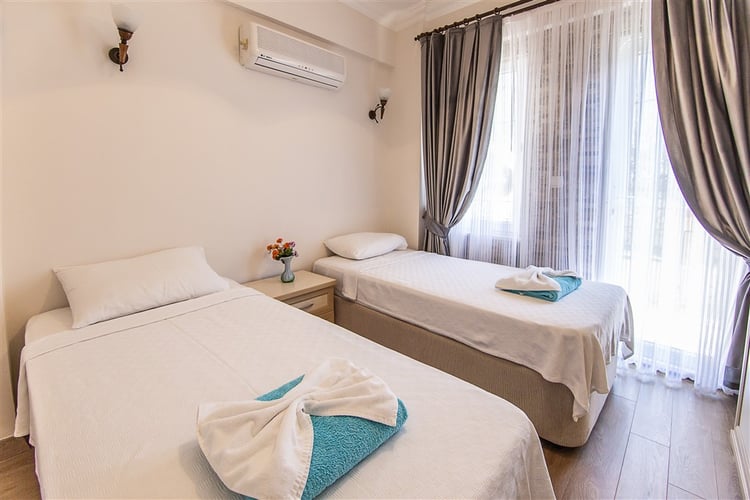 yazlik-kiralik-ortak-havuzlu-apart-apart-gokay- (26).jpg