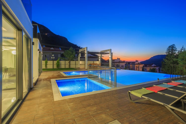 1kiralik-yazlik-villa-villa-kanada- (8).jpg